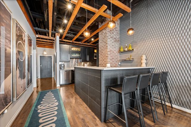 20 N State Street 409, Chicago, IL 60602
