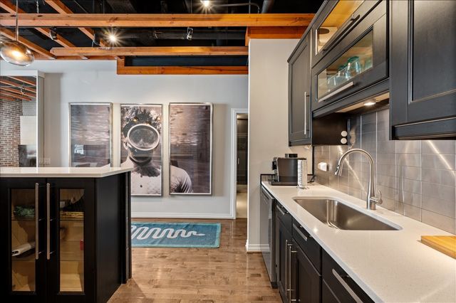 20 N State Street 409, Chicago, IL 60602