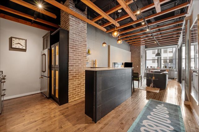 20 N State Street 409, Chicago, IL 60602