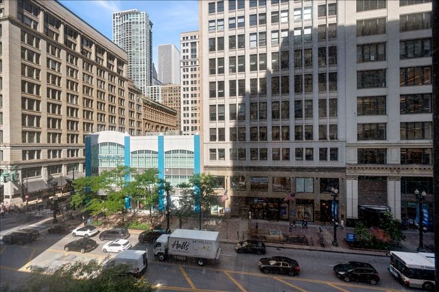 20 N State Street 409, Chicago, IL 60602