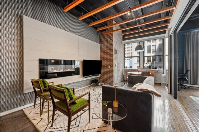 20 N State Street 409, Chicago, IL 60602