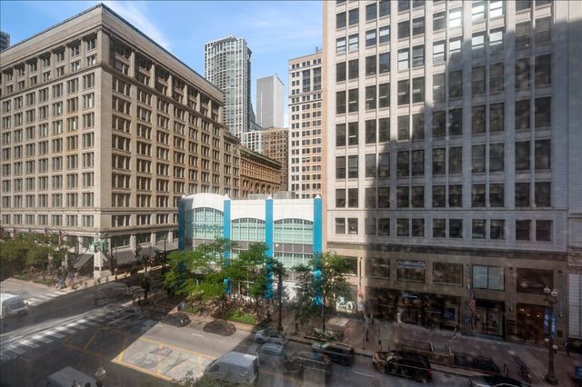 20 N State Street 409, Chicago, IL 60602