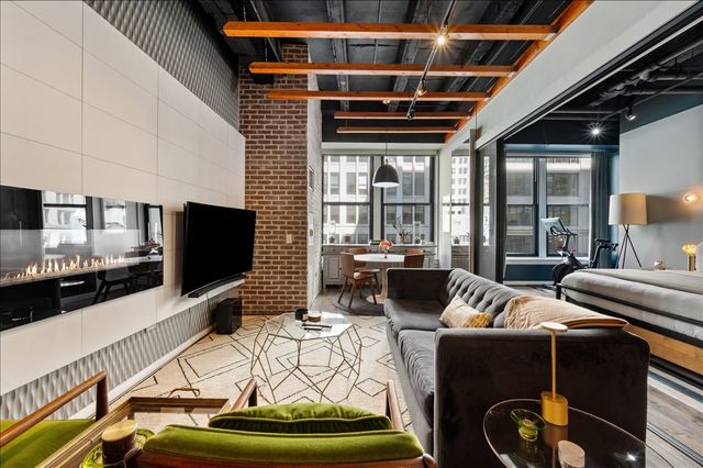 20 N State Street 409, Chicago, IL 60602