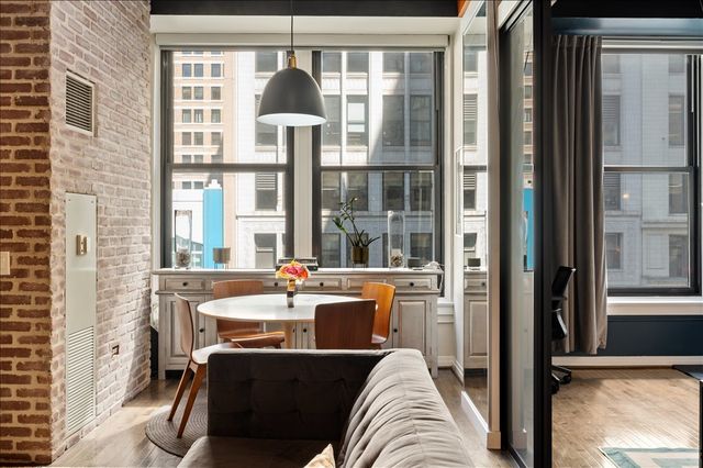 20 N State Street 409, Chicago, IL 60602