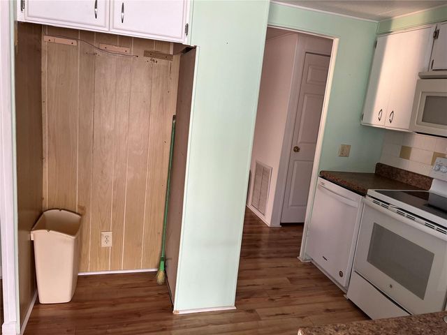 107 ROMA ROAD, Venice, FL 34285