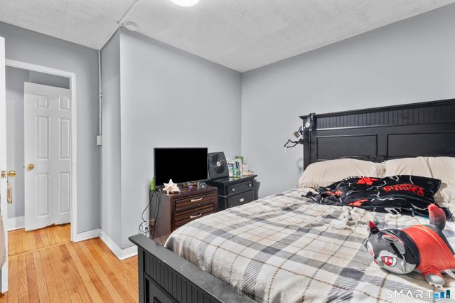 1943 Seaview Avenue, Bridgeport, CT 06610