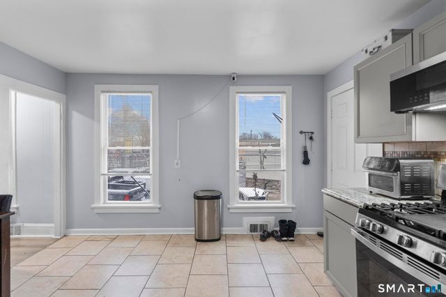 1943 Seaview Avenue, Bridgeport, CT 06610