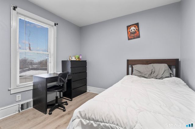 1943 Seaview Avenue, Bridgeport, CT 06610