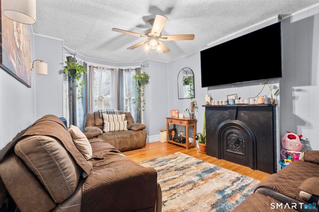 1943 Seaview Avenue, Bridgeport, CT 06610