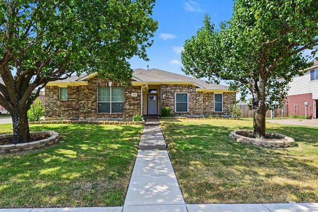 1302 Buckingham Drive, Forney, TX 75126