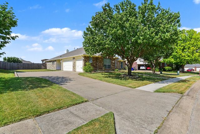 1302 Buckingham Drive, Forney, TX 75126