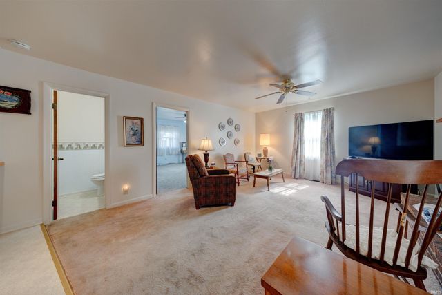 1323 Maxville Road, Boonville, IN 47601