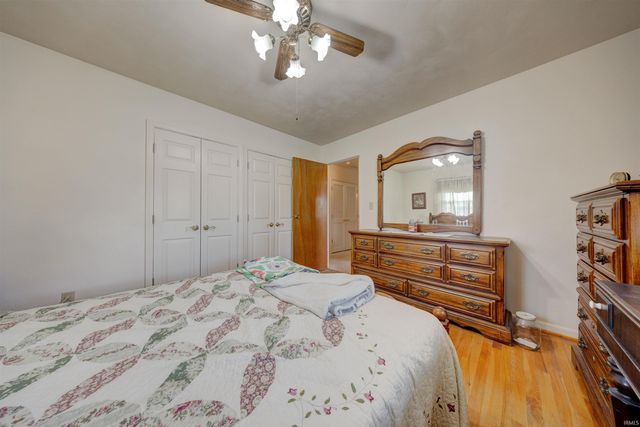 1323 Maxville Road, Boonville, IN 47601