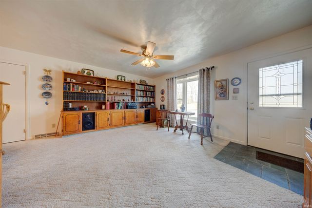 1323 Maxville Road, Boonville, IN 47601