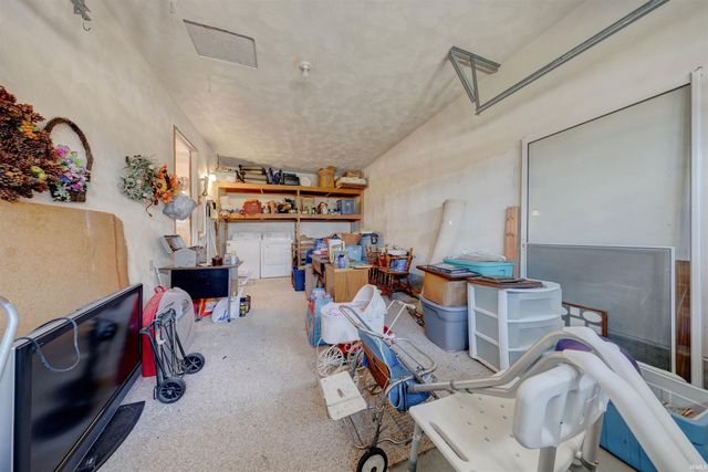 1323 Maxville Road, Boonville, IN 47601