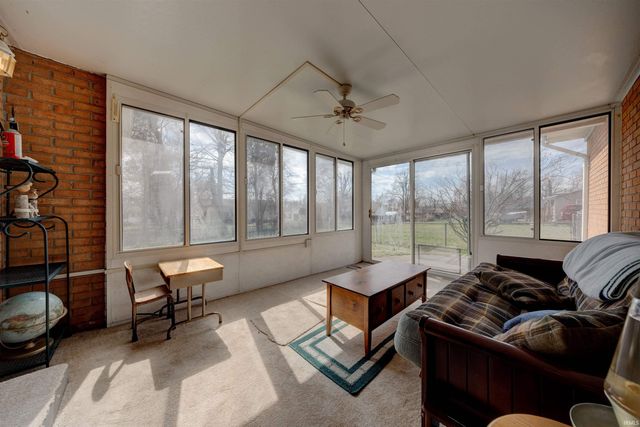 1323 Maxville Road, Boonville, IN 47601