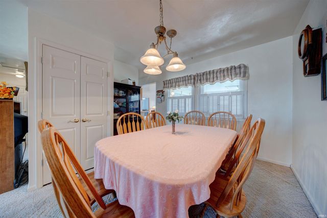 1323 Maxville Road, Boonville, IN 47601