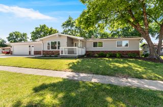 211 Indian Oaks Drive, Minooka, IL 60447