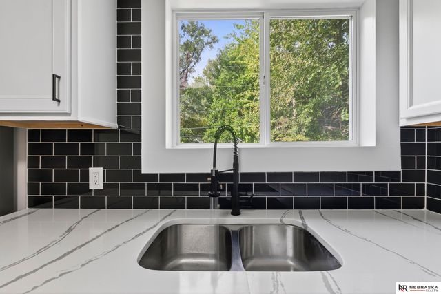 4612 N 36th Street, Omaha, NE 68111