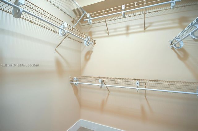 5077 NW 7th St TS7, Miami, FL 33126