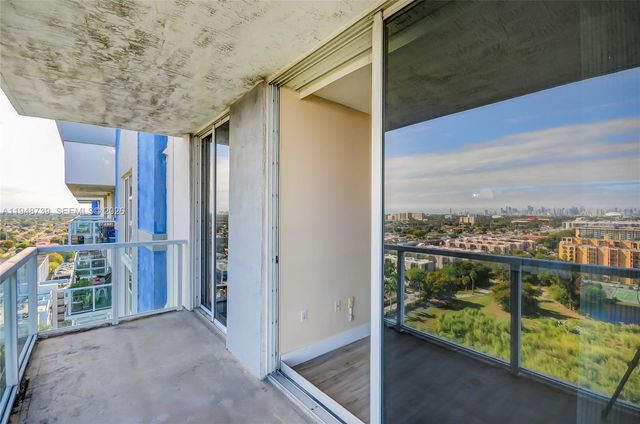 5077 NW 7th St TS7, Miami, FL 33126