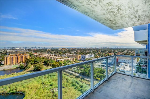 5077 NW 7th St TS7, Miami, FL 33126