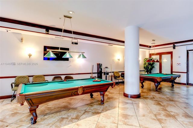 5077 NW 7th St TS7, Miami, FL 33126