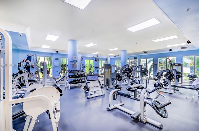 5077 NW 7th St TS7, Miami, FL 33126