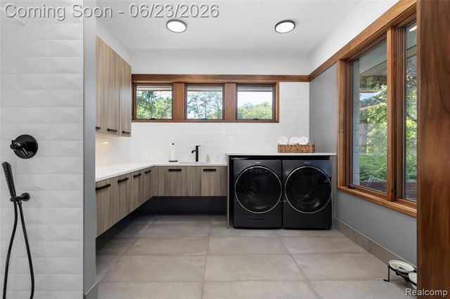 2700 Squirrel Road, Bloomfield Hills, MI 48304