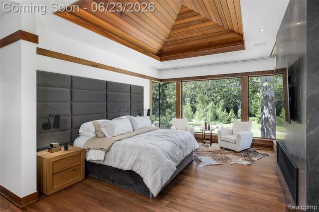 2700 Squirrel Road, Bloomfield Hills, MI 48304