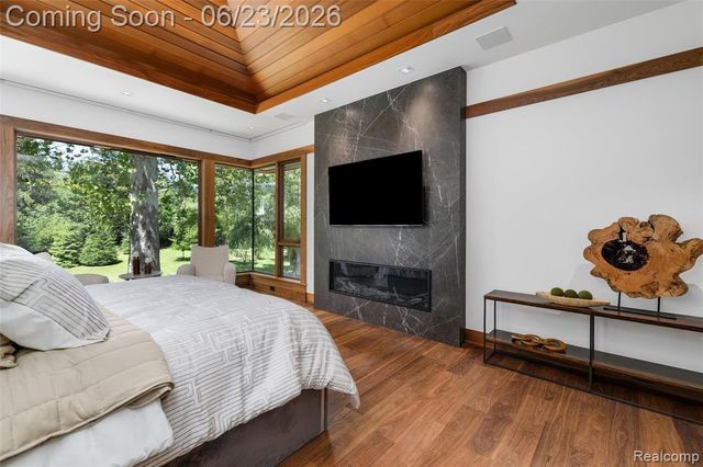2700 Squirrel Road, Bloomfield Hills, MI 48304