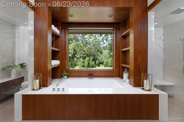 2700 Squirrel Road, Bloomfield Hills, MI 48304