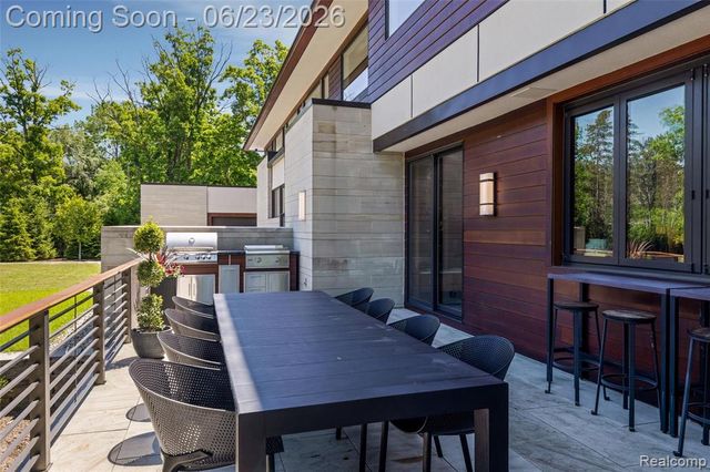 2700 Squirrel Road, Bloomfield Hills, MI 48304