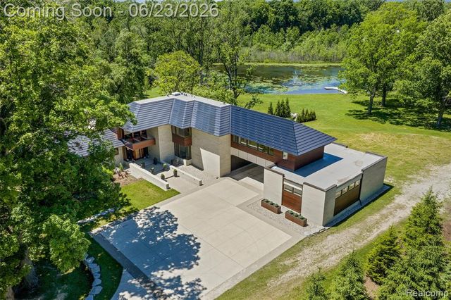 2700 Squirrel Road, Bloomfield Hills, MI 48304