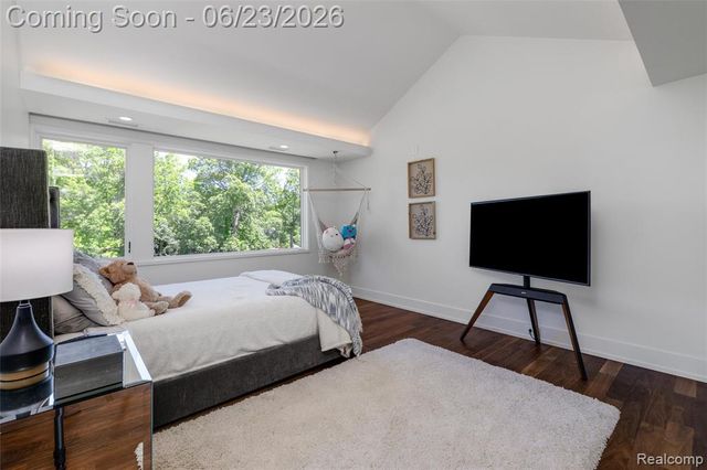2700 Squirrel Road, Bloomfield Hills, MI 48304