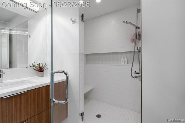 2700 Squirrel Road, Bloomfield Hills, MI 48304