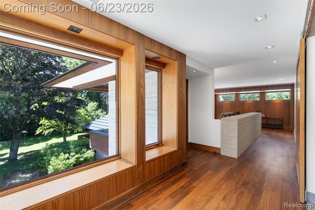 2700 Squirrel Road, Bloomfield Hills, MI 48304