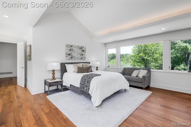 2700 Squirrel Road, Bloomfield Hills, MI 48304