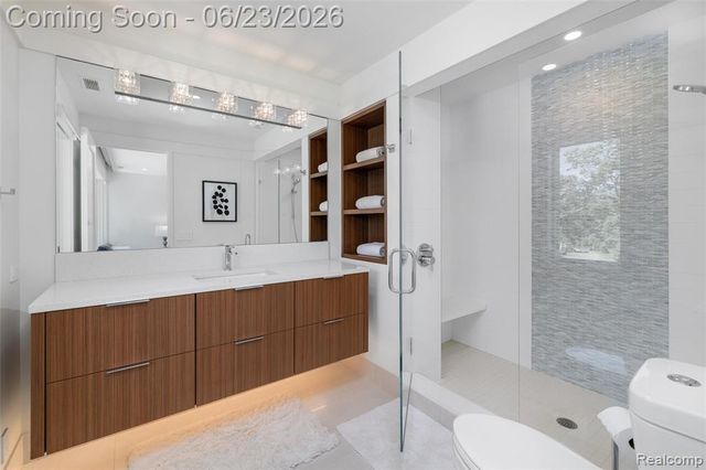 2700 Squirrel Road, Bloomfield Hills, MI 48304