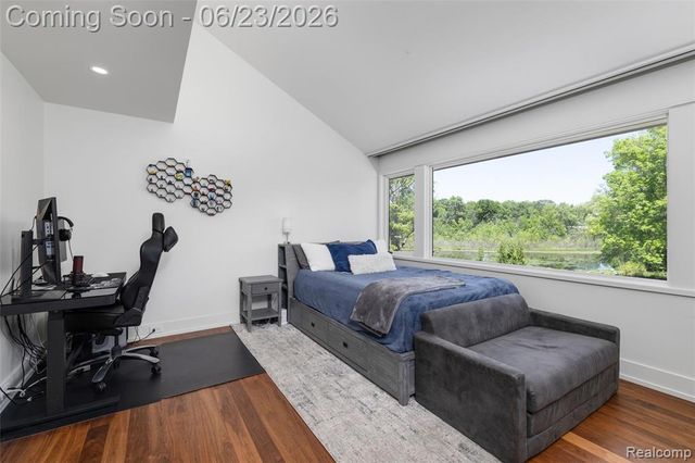 2700 Squirrel Road, Bloomfield Hills, MI 48304