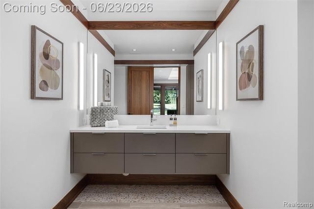 2700 Squirrel Road, Bloomfield Hills, MI 48304