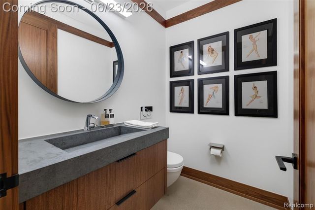2700 Squirrel Road, Bloomfield Hills, MI 48304
