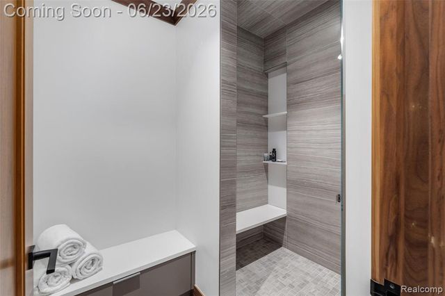 2700 Squirrel Road, Bloomfield Hills, MI 48304