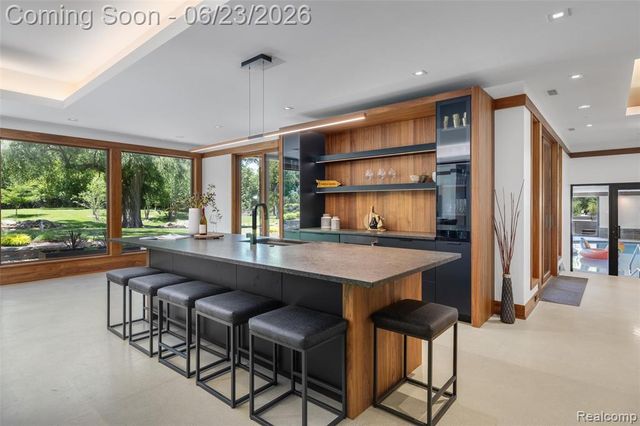 2700 Squirrel Road, Bloomfield Hills, MI 48304