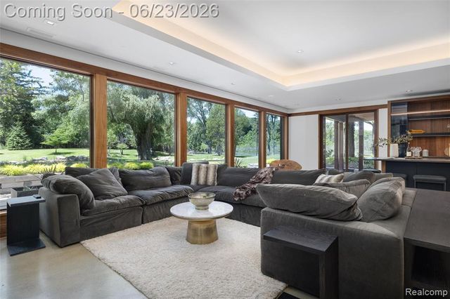 2700 Squirrel Road, Bloomfield Hills, MI 48304