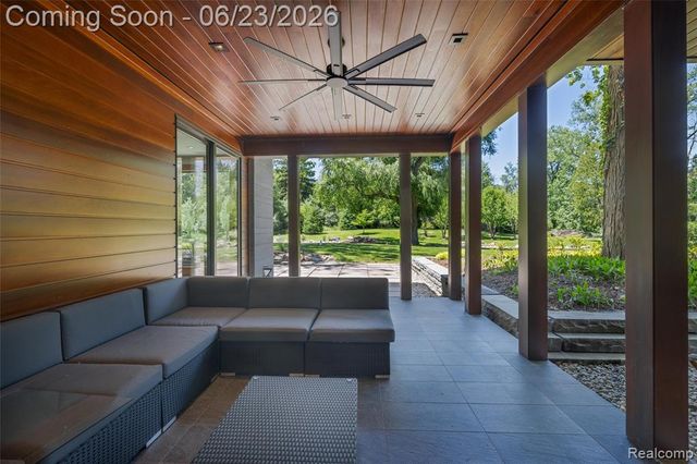 2700 Squirrel Road, Bloomfield Hills, MI 48304