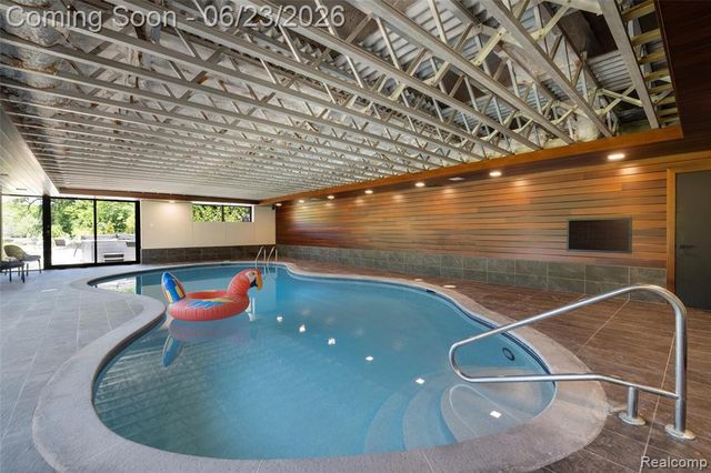 2700 Squirrel Road, Bloomfield Hills, MI 48304