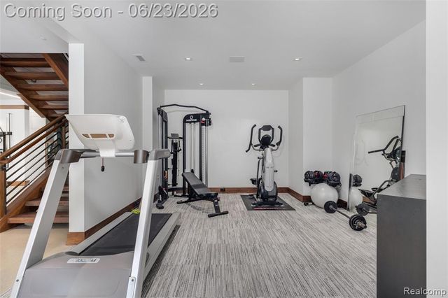 2700 Squirrel Road, Bloomfield Hills, MI 48304