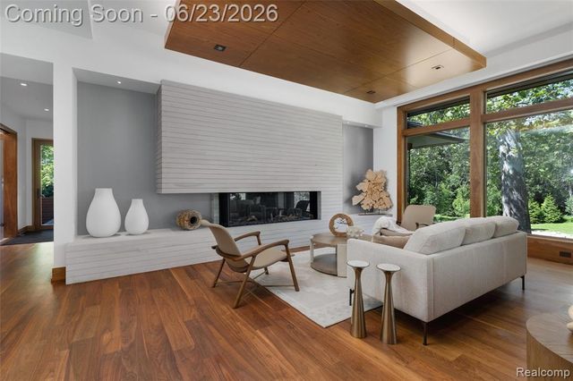 2700 Squirrel Road, Bloomfield Hills, MI 48304