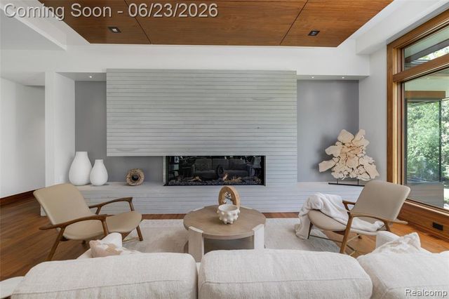 2700 Squirrel Road, Bloomfield Hills, MI 48304